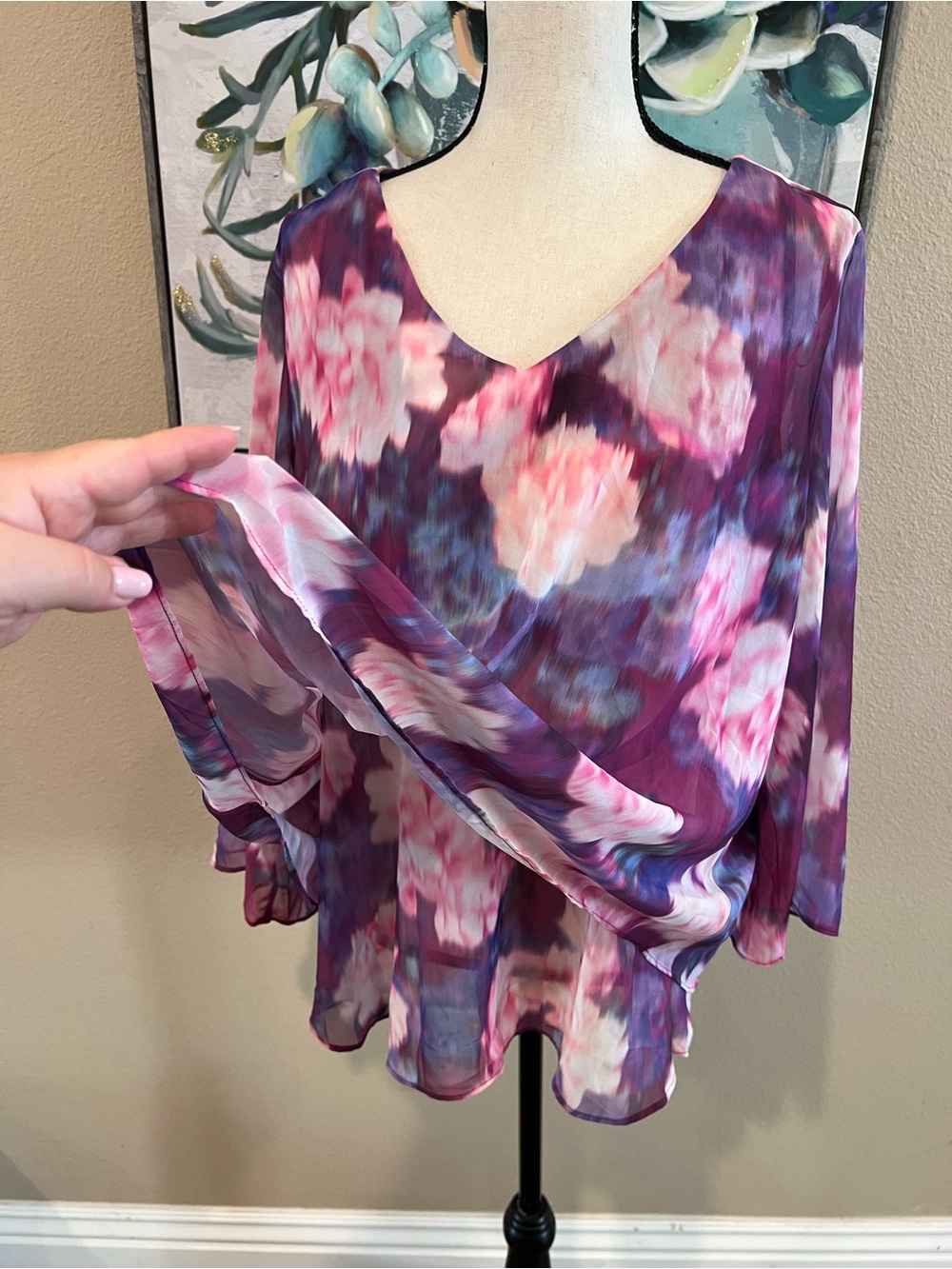 Jennifer Lopez Purple & Pink Floral V-Neck Tunic - Picture 2 of 8